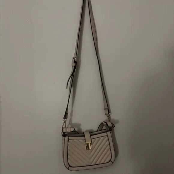 Elegant Cream Crossbody Bag - Picture 1 of 4